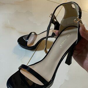 Black casual sandals